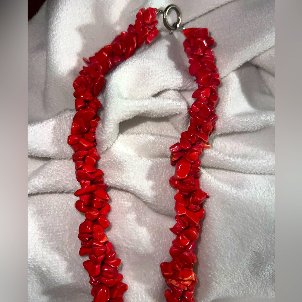 Vintage Red Coral Jasper Crystal Chip Stone Beaded Style Necklace 18” long